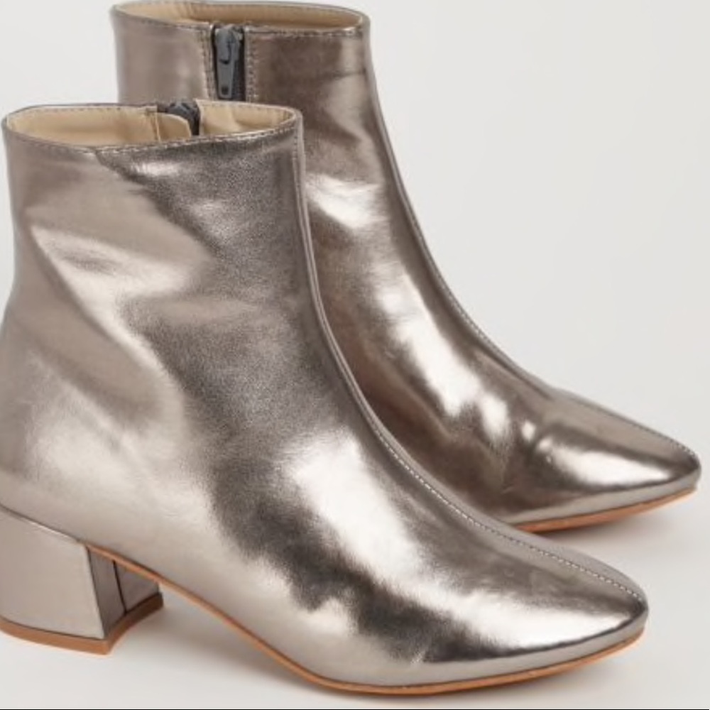 Metallic Faux Leather Booties size large 8/9🔥🔥